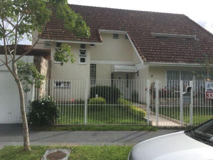 Belíssima Casa com 840 m2 em Florianópolis