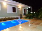 Casa moderna e mobiliada, térrea c piscina, 4 qtos (3 suítes), a melhor do condomínio