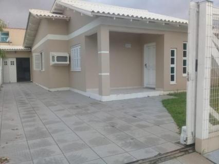 Bela casa em Tramandaí apenas R$265 mil.