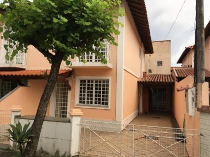 Excelente casa 2 qts em condomínio 1 km centro de Campo Grande financiada