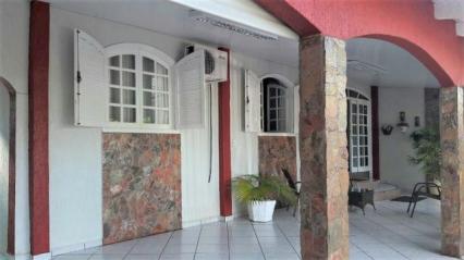 Linda casa boa localização conjunto libra Foz do Iguaçu